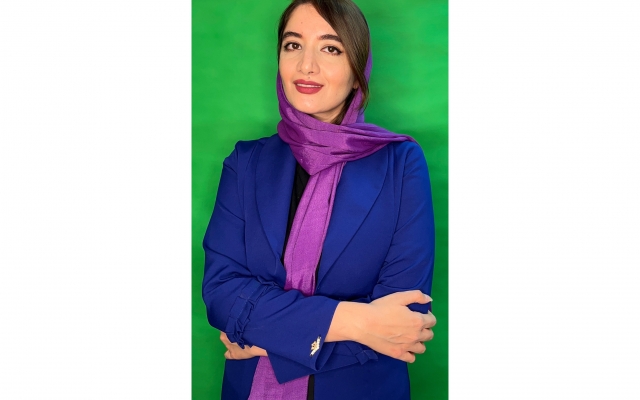گویندگی نریشن تبلیغاتی,آموزشی,دکلمه, تلفن گویا و دوبله محتوای شما را انجام دهم.
